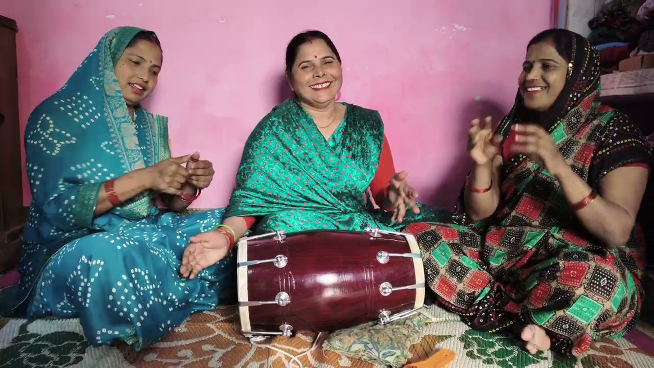 देख बुढ़ापा अम्मा चौ रोई राम के भजन में चो नहीं आई भजन। #viral #song #kavitakirachna #bhajan #funny 