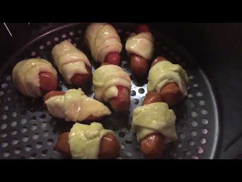 cooking-pigs-in-a-blanket-with-a-todd-english-3.3-qt-air-fryer