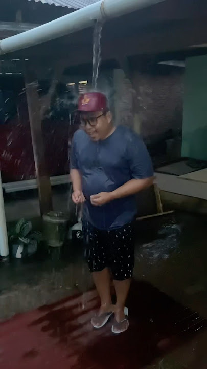 Dimarahin Mamak Karna Mandi Hujan Waktu Kecil