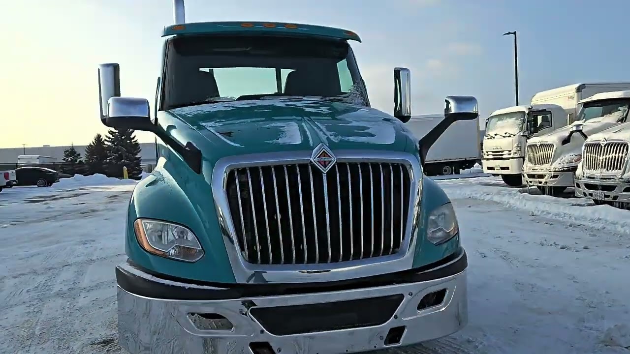 2019 International LT Teal Day Cab KL792907