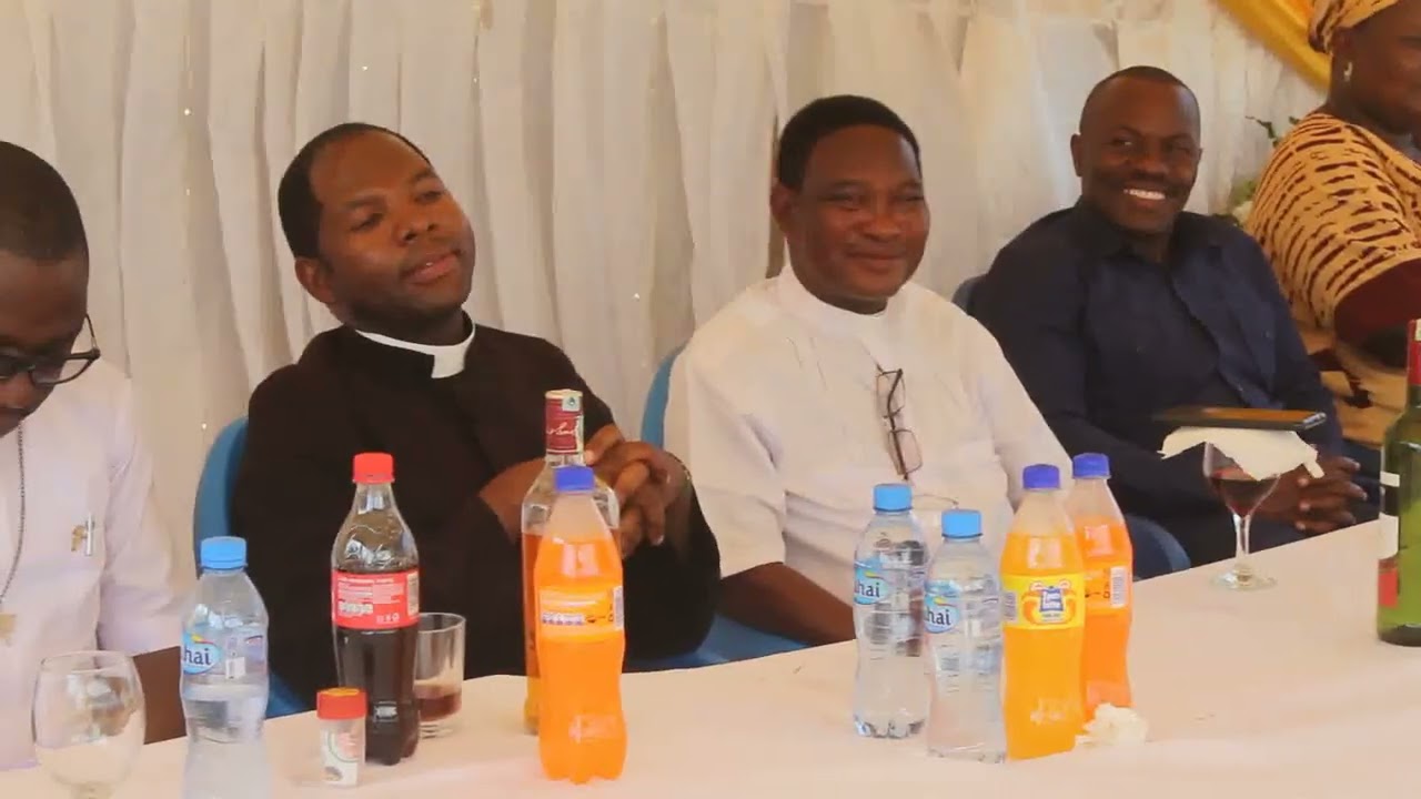 HUWEZI KUMTEGEMEA LAKINI MC NA MLEZI WA UTOTO MT  AMEACHA KUMBUKUMBU ZA W=HAWAVUMI LAKINI WAMO