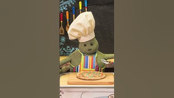 Tiny Chef makes a pizza 🍕 #shorts