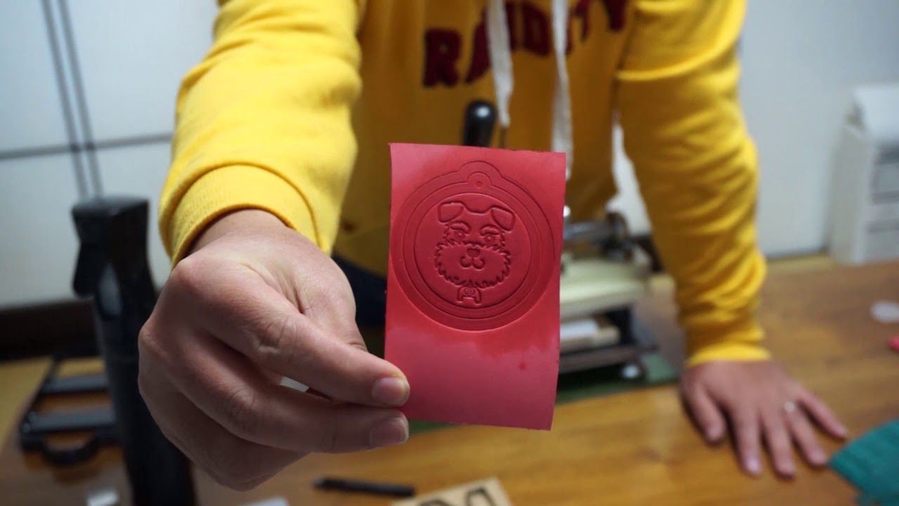 抜型とアクリル刻印で使えるハンドプレス機ご紹介 - YouTube