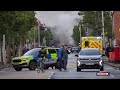 Belfast, case incendiate e ronde anti-migranti dopo l'accoltellamento in centro