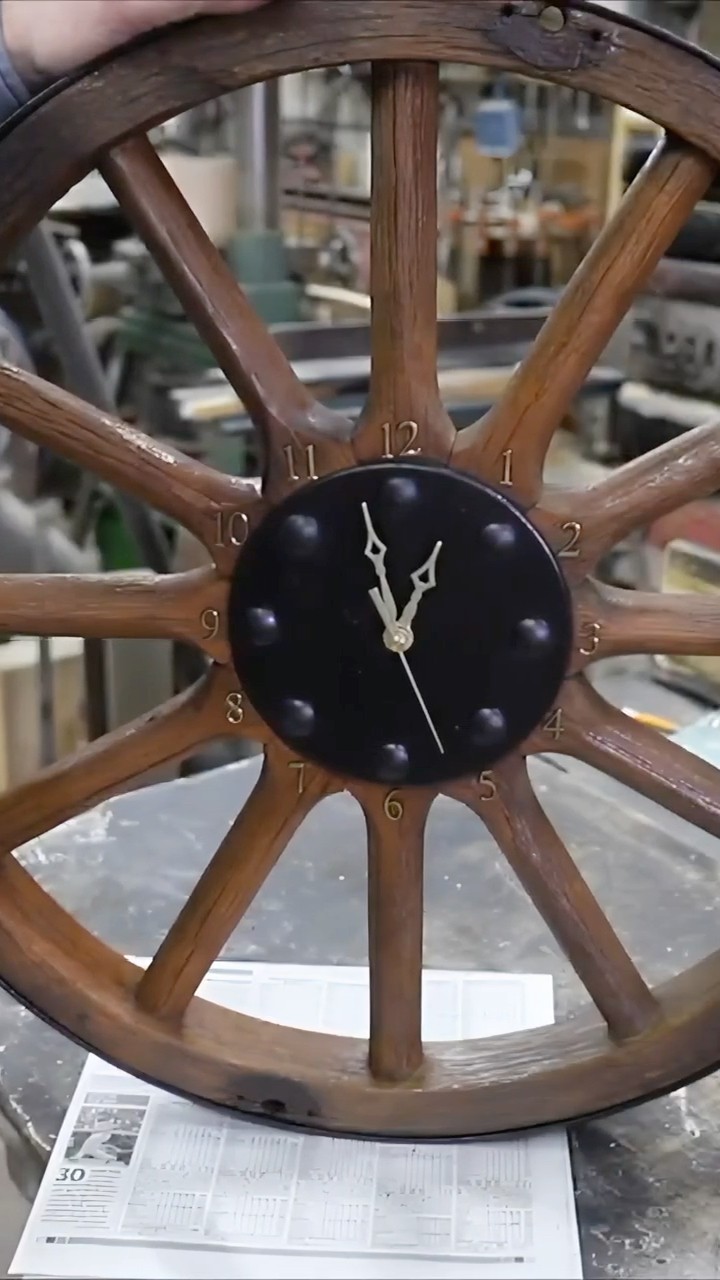 VINTAGE Model T Wheel Turns Into a CLOCK #woodworking #clock