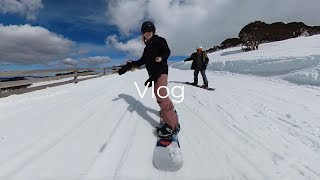 Snowboarding at Falls Creek 2022