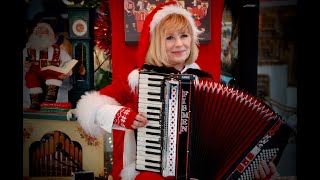 A Merry Christmas and a Happy New Year 2023 from accordioniste Yvonne!