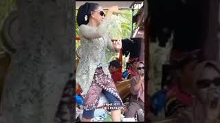 Download Lagu Lengger Mba Laras sing paling blaem blaem MP3