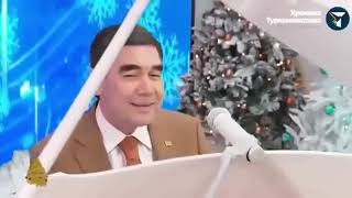 President of Turkmenistan sang New Year's songs / Президент Туркмении исполнил новогоднюю песни.