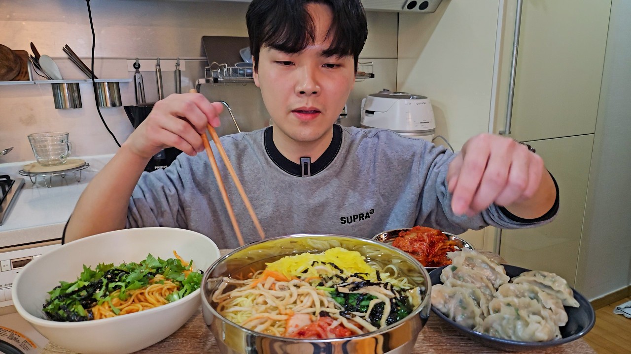 Мукбанг: Корейская лапша и манду 🍜