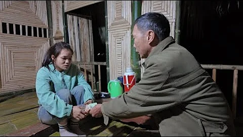 Duyen's father unexpectedly gave her money and then inquired about Mrs. Thuy.