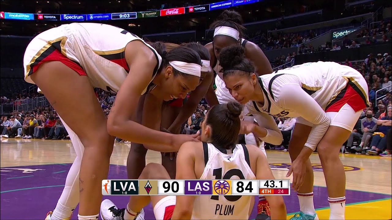 Kelsey Plums Teeth Checked By All Aces Teammates After Taking Hit To Mouth  Las Vegas vs LA Sparks