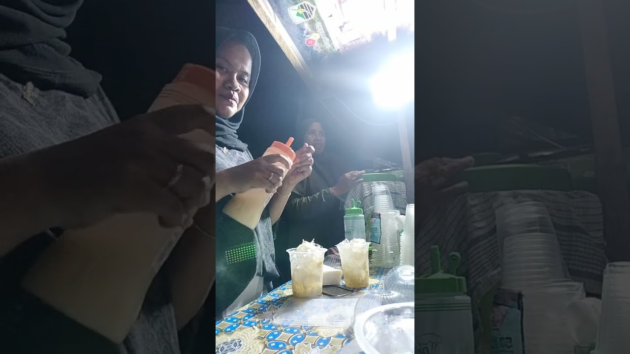 Jualan dipsr mlm di temani mama dan abah tersyggg♥️