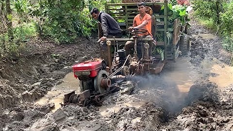 Xe công nông 2 cầu chở chuối gặp phải bùn lầy lội quá khỏe và cái kết 