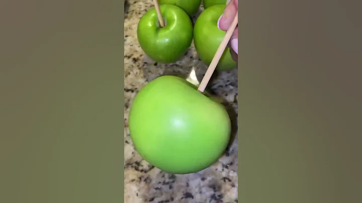 Want to know how to properly clean your apples? Video by b dipped #Shorts