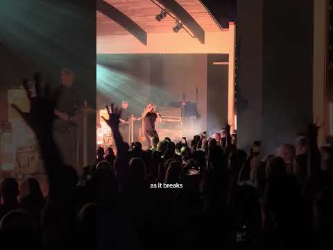 Seasons, live in Wilmington. 📹 Jay Buim