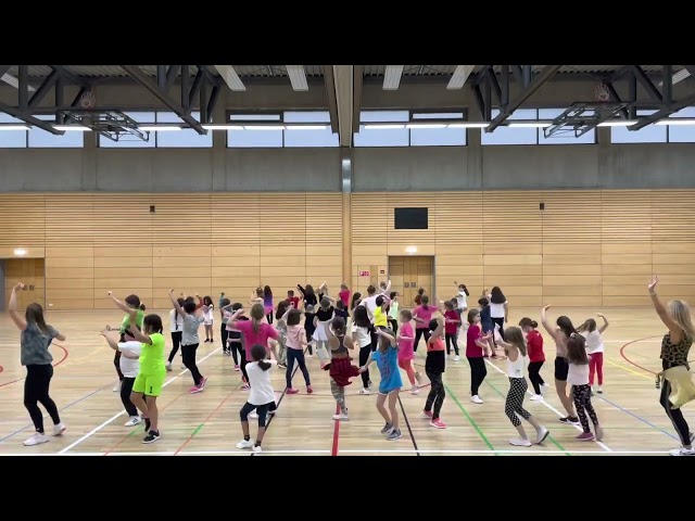 Ozuna, Maître Gims - Arhbo -  Zumba Choreo by Sandra Del Cotto class=