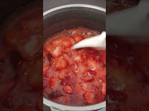 Fresh strawberry sauce
