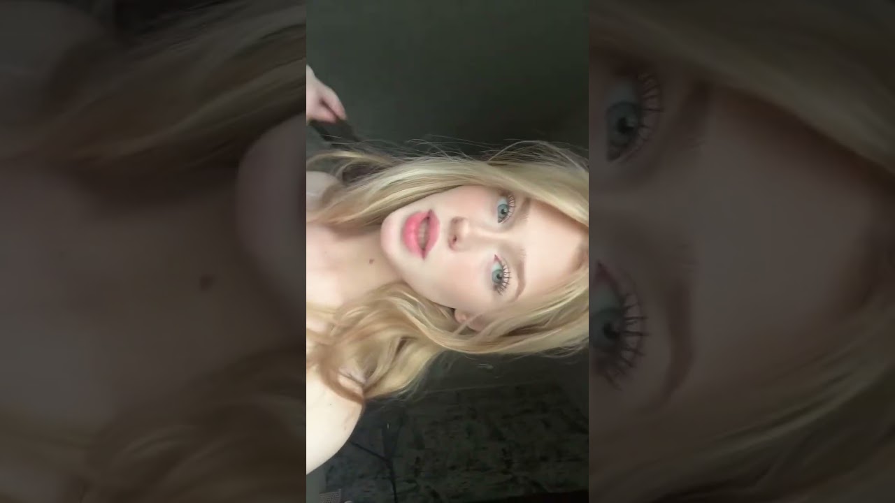 New York street style turned runway moment  Bold lips, bolder attitude. 