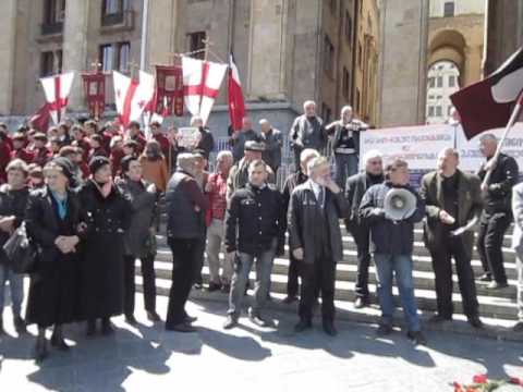 9 აპრილის აქცია პარლამენტის შენობასთან.