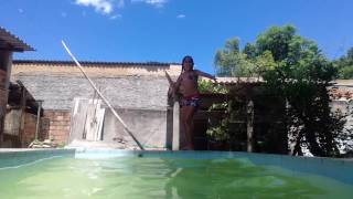 Tomando Banho De Piscina3