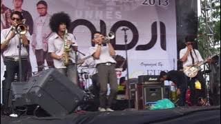 be seven steady (latin goes ska)