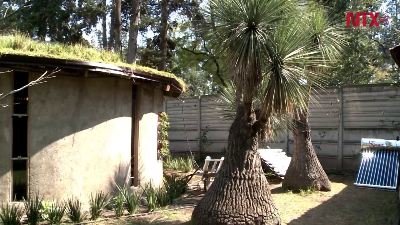 Casas sustentables, para familias de escasos recursos - YouTube