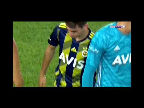 Ömer Faruk Beyaz Henüz 16 yaşında. Fenerbahçe formasıyla sahaya çıkan en genç oyuncu.
