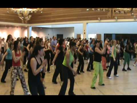 Zumba Fitness at its best with Instructor Vanessa Ledesma. Find Vanessa on Zumba.com or join our group on Facebook (search for 'Fans of Vanessa Ledesma'). She teaches in Sterling, Reston, and Ashburn, Virginia. This video was taken at her 2 Hour Master Class in Reston, March 2009.