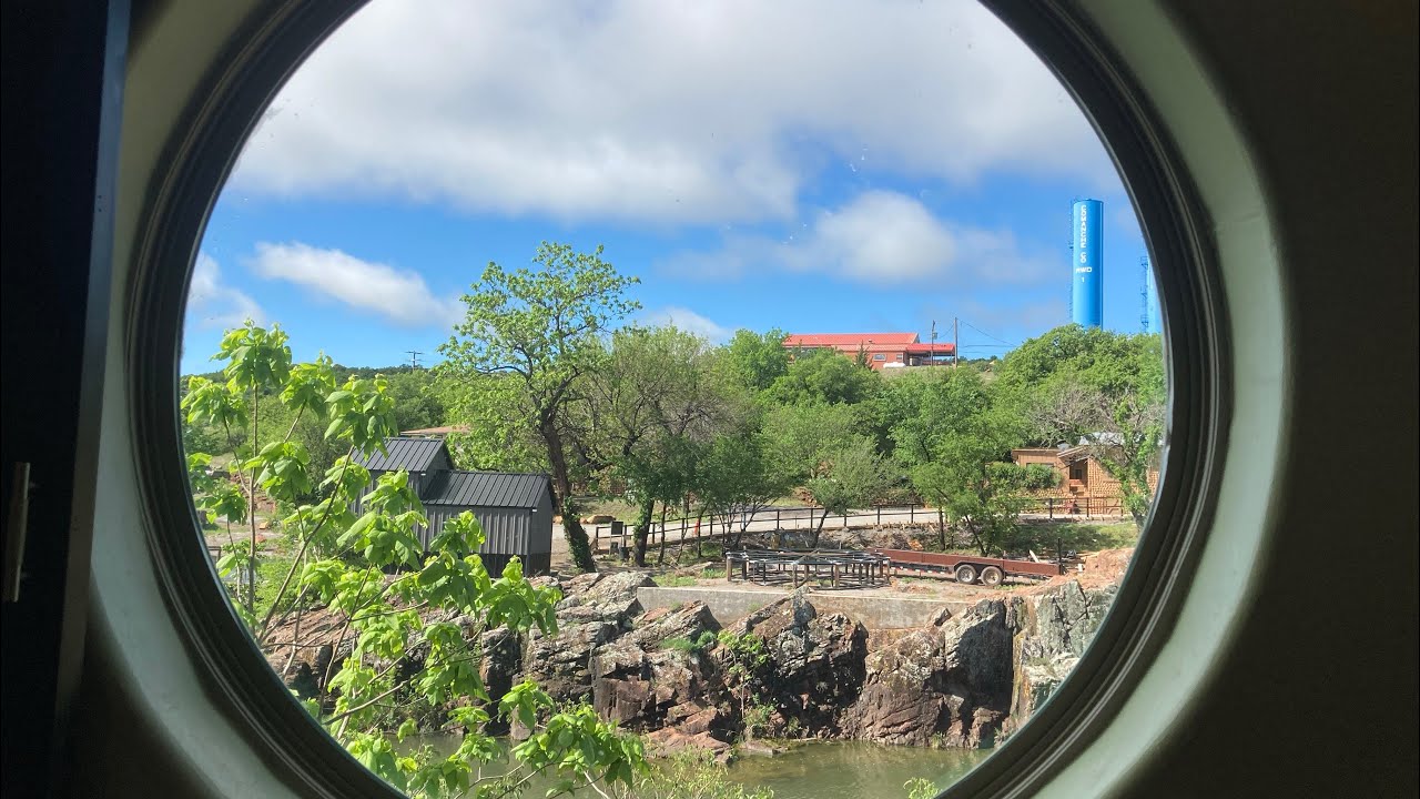 Birdhouse Cottage - Whimsical Airbnb in Medicine Park, Oklahoma