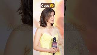 Oops Shanaya Kapoors Stylish Recovery Stole The Show