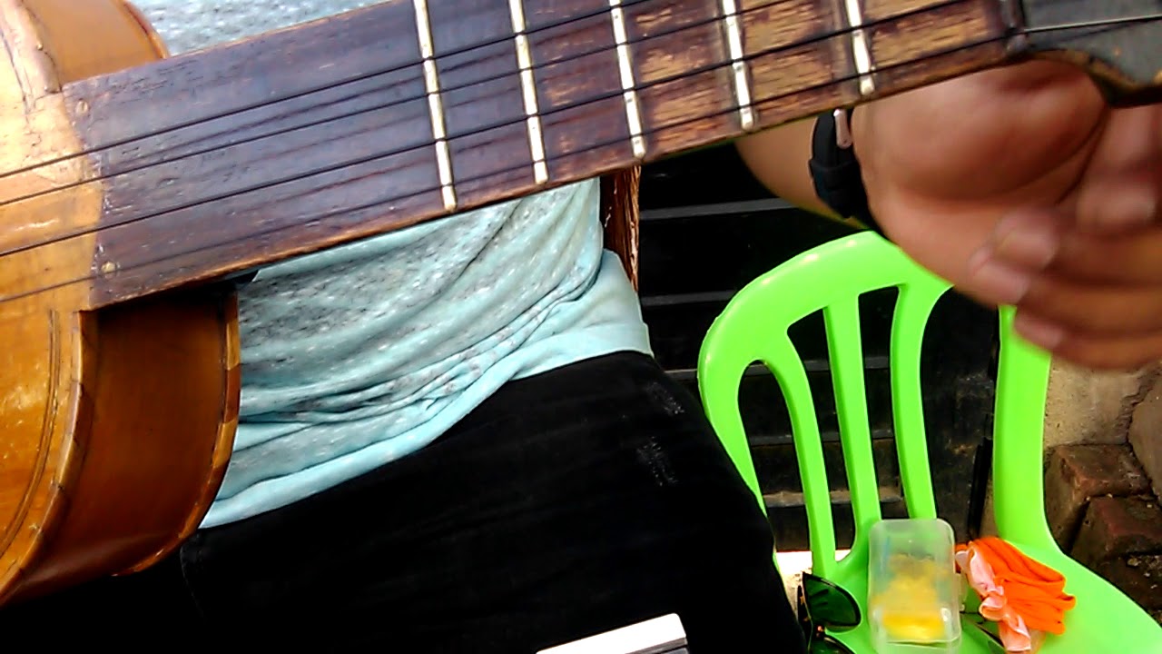 COMO AFINAR LA VIHUELA YouTube