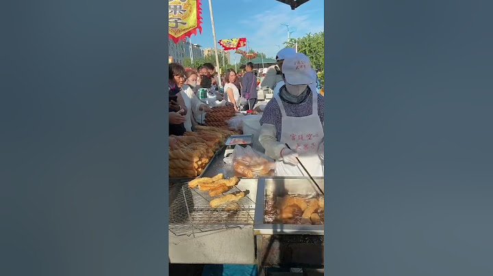 Bisnis jualan stik goreng tepung di pinggir jalan sedang menjamur.