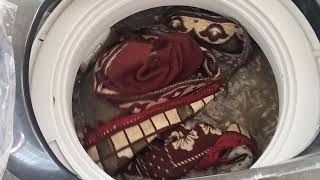 Hyundai washing machine 8 kg working on heavy load #washingmachine #hyundai #clothes #cleaning 