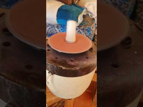 خلاط صباغة منزلي من مفك براغي كهربائي و أنبوب بلاستيكي   