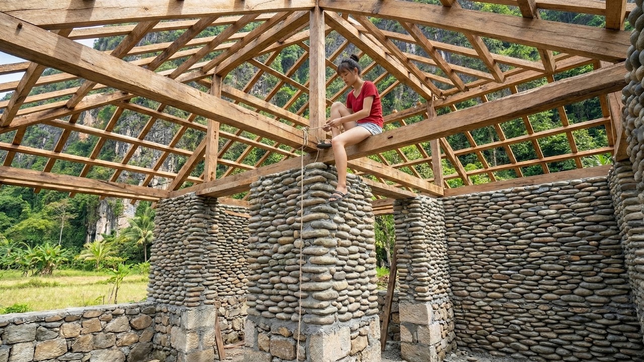 Building a Stone Black Pig Farm with Primitive Skills in Just 5 Days