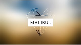 Video thumbnail of "Carl Brave feat. Gemitaiz - MALIBU (Lyrics)"