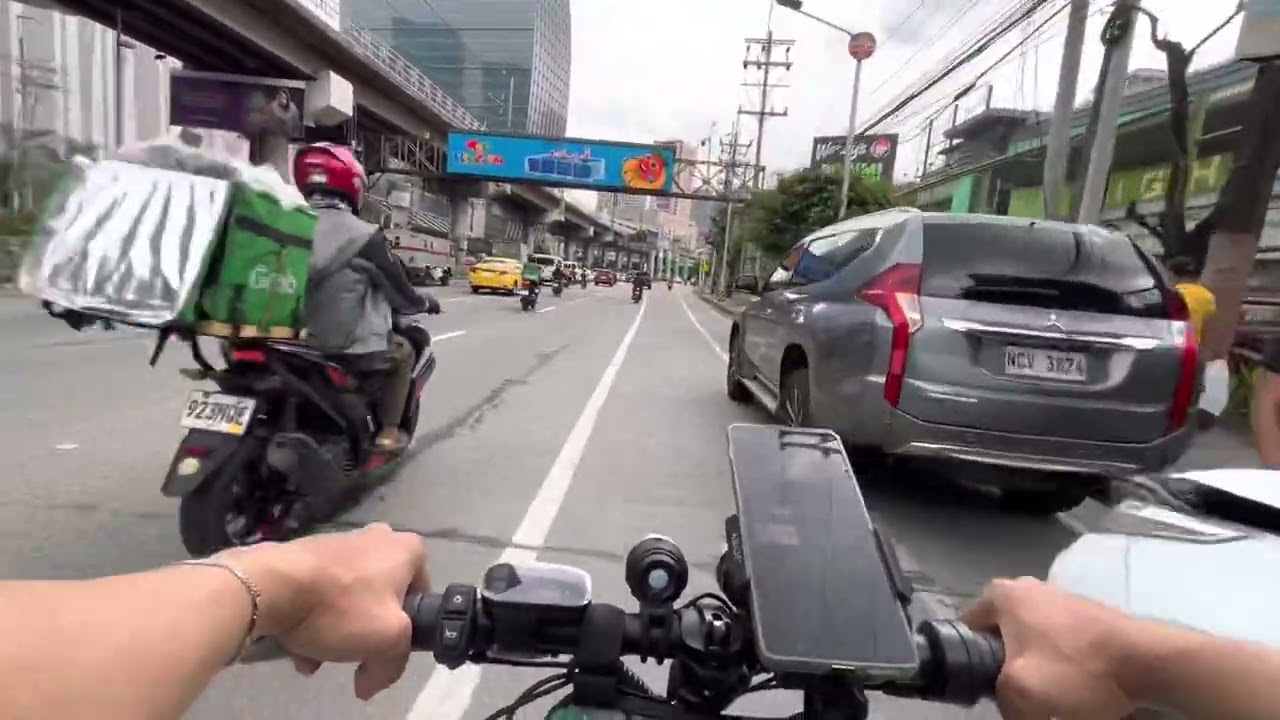 San Juan to S’Maison Basement Bike Parking via EDSA with Fiido D2S
