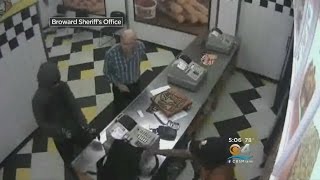 Witnesses: “Very Polite” Robber Hits Up Deerfield Restaurant