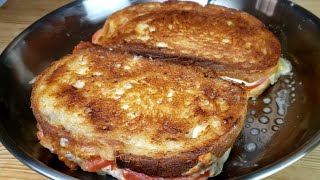 The Best Grilled Cheese & Tomato Sandwich