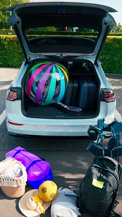 Packing in Tetris Style 🚗🎮 Watch the Golf Variant trunk fill up with ease!