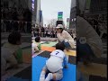 【衝撃】渋谷スクランブル交差点で赤ちゃんハイハイレース