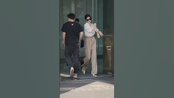 Power Suit vs. Chic Minimalism – What’s Your Power Play?