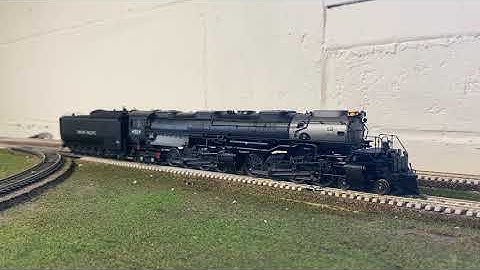 Testing the ESU loksound decoder in my Athearn Genesis UP 4014