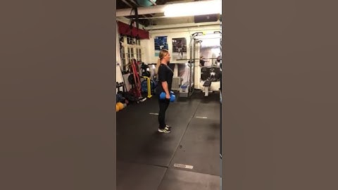 Dumbbell Forward Lunge with Bicep Curl