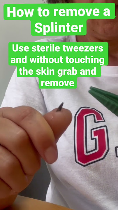 Removing a splinter #shorts #splinter #firstaid
