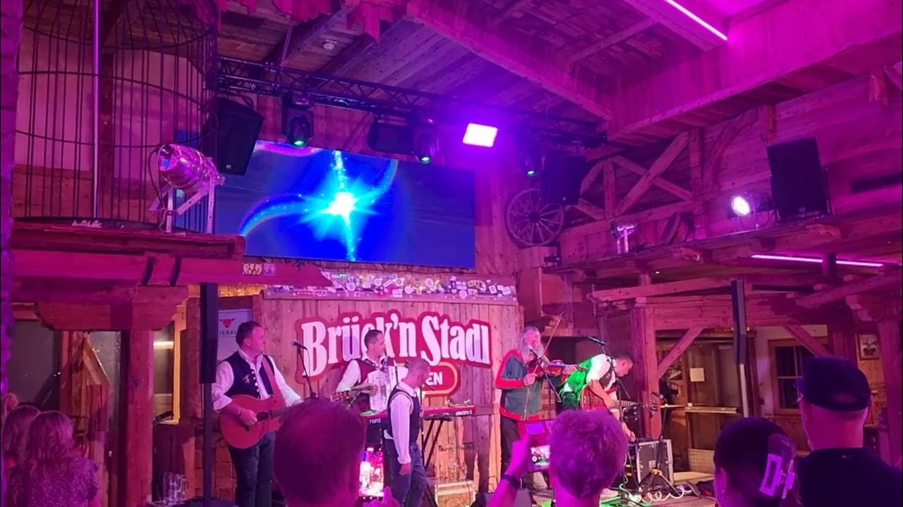 Die Jungen Mayrhofner Scheiwideiwidu Brucknstadl Mayrhofnen 8 juli 2023 mit Erwin