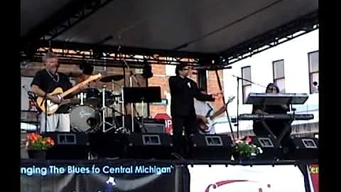 THE RONNIE TORRES BAND