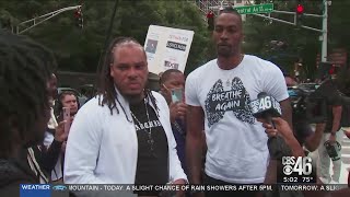 NBA's Dwight Howard joins protesters in Atlanta