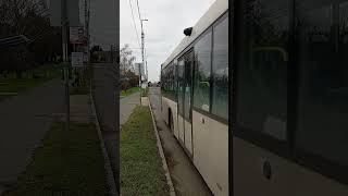 Sxt-546 Hagyja El A Tesco Áruházat Az 1-Es Járatával